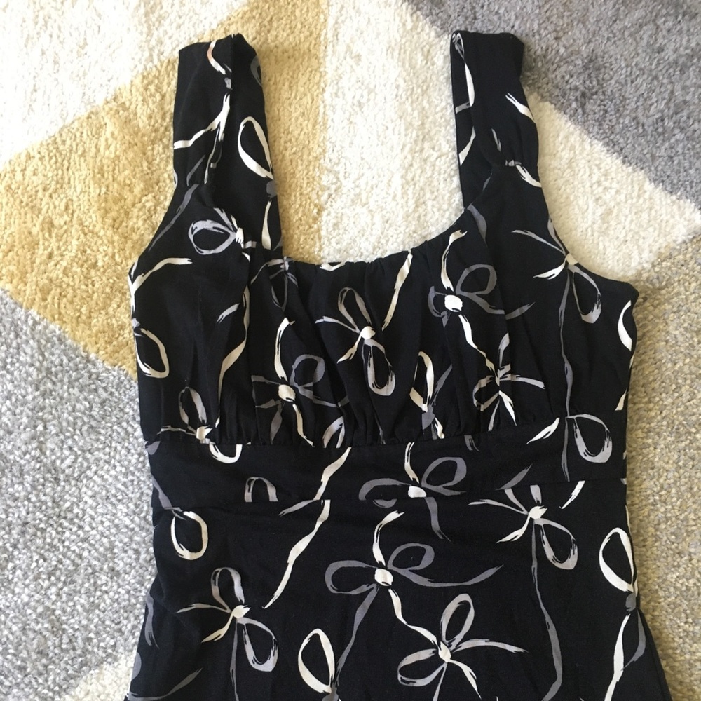 Ann Taylor Sleeveless blouse
